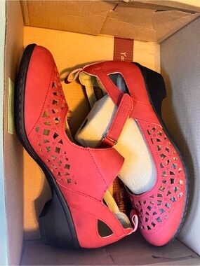 JBU Red Laser-Cut Mary Jane Clogs Jambu brand